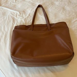 Cuyana classic leather zipper tote